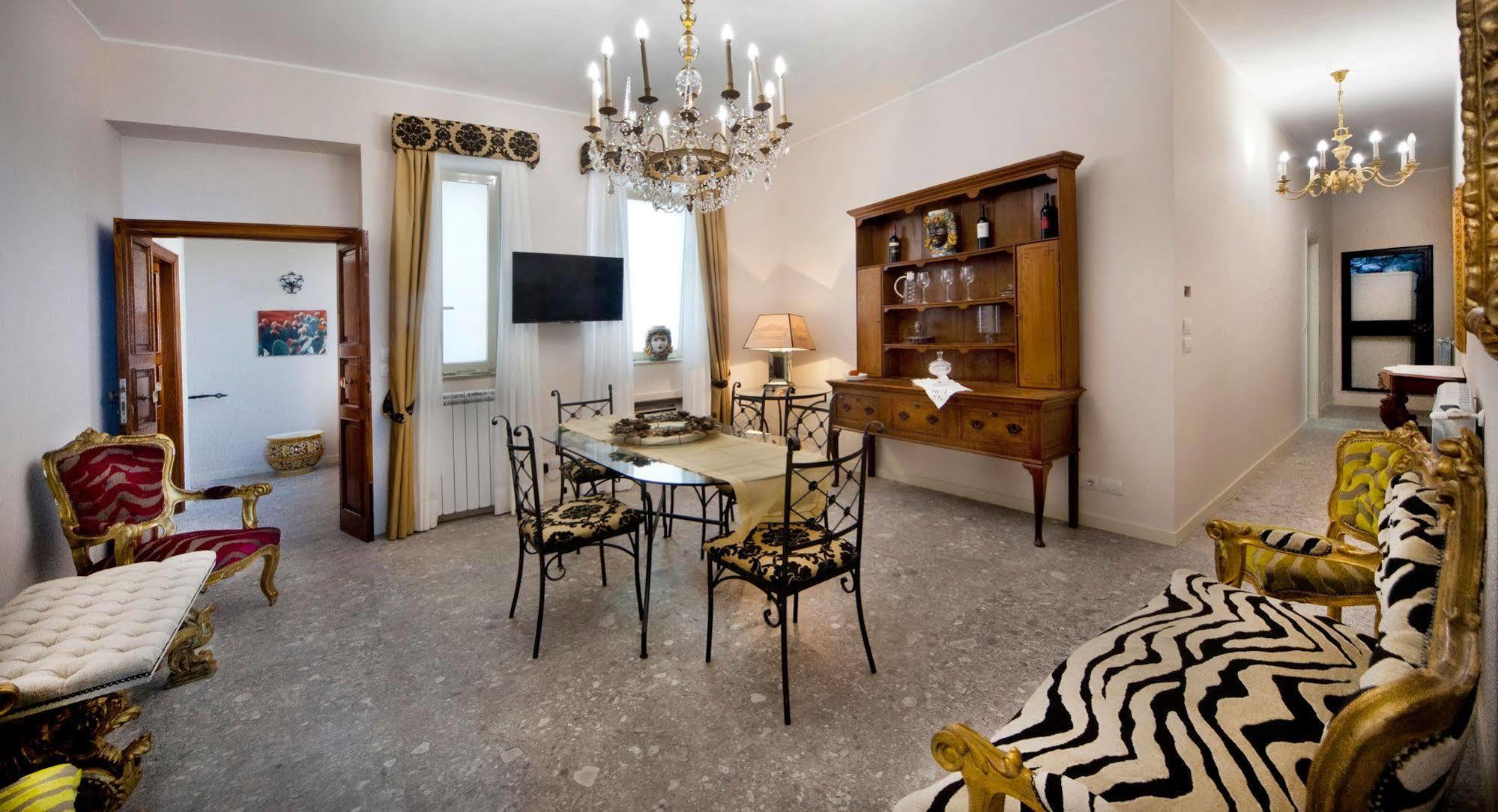Porta Di Mezzo Luxury Suites & Rooms Taormina Exterior foto